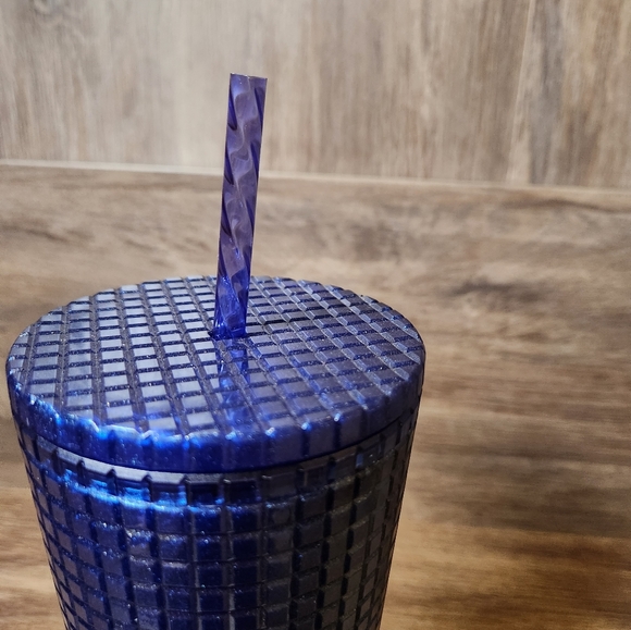 NEW! Starbucks 2023 COBALT BLUE Glitter Grid 24oz Venti Tumbler *RARE* - Picture 3 of 7